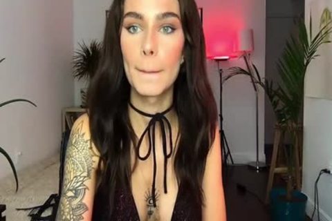 Super nasty & nasty Russian tranny Beauty Shows Off Her nasty Body On cam