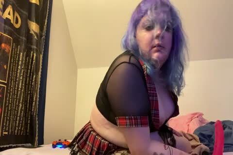 Chubby BBW masturbates with huge dildo