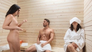 Trans Angels: Bailey Archer plus Skyy Knox cumshot in sauna