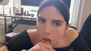 Taylor Maxx Pov Trans oral-service stimulation Facial