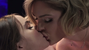 Transfixed: Trans and Female Cum Swap for Everyone